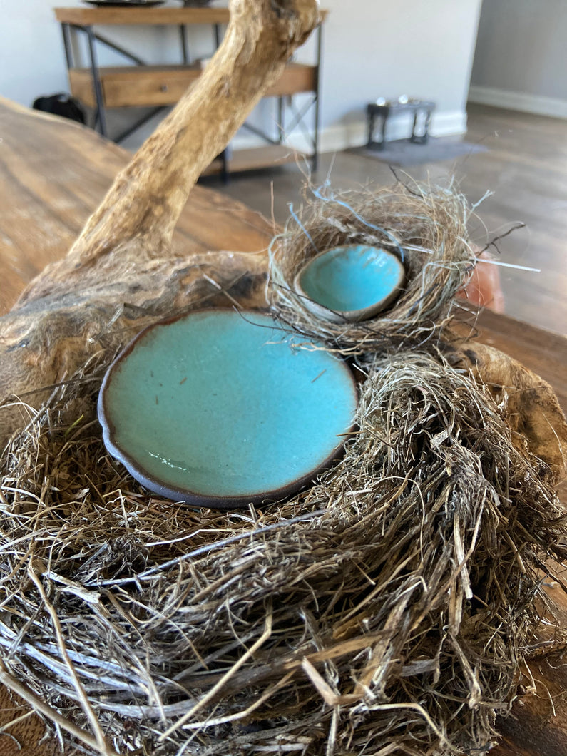 Our soap dishes are inspired by the sea and created by a local artist & potter right here in Copetown, Ontario. Together tMac Pottery and Tanessarose designed and created these beautiful dishes to hold anything your heart desires.